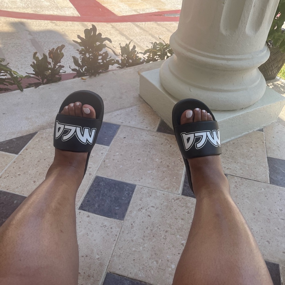 MCQ By Alexander McQueen Logo Slide Sandal - Picture 6 of 6